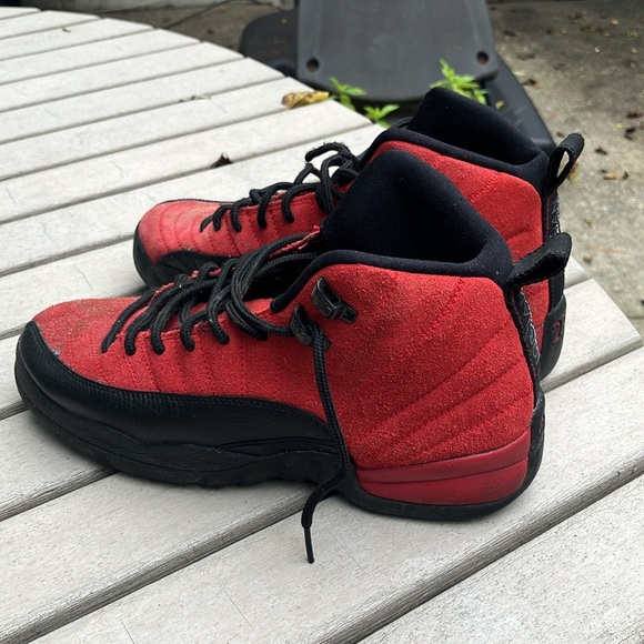 Nike air Jordan 12 retro 'Reverse Flu Game'7y Used